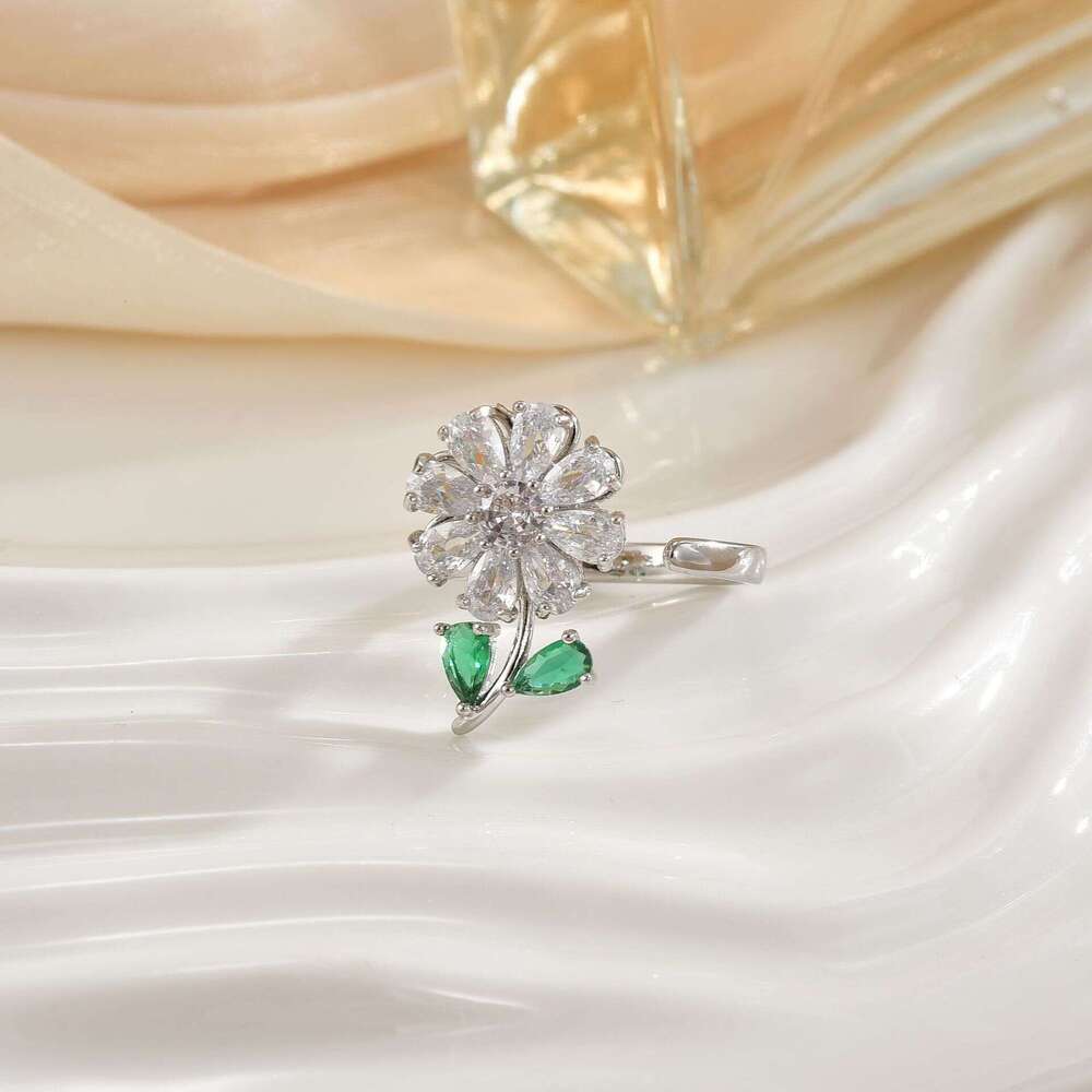 Hot Selling Rotating For Women Micro Paved Zircon Elegant Versatile Fashion Light Luxury Copper Gold Plated Ring 6E5