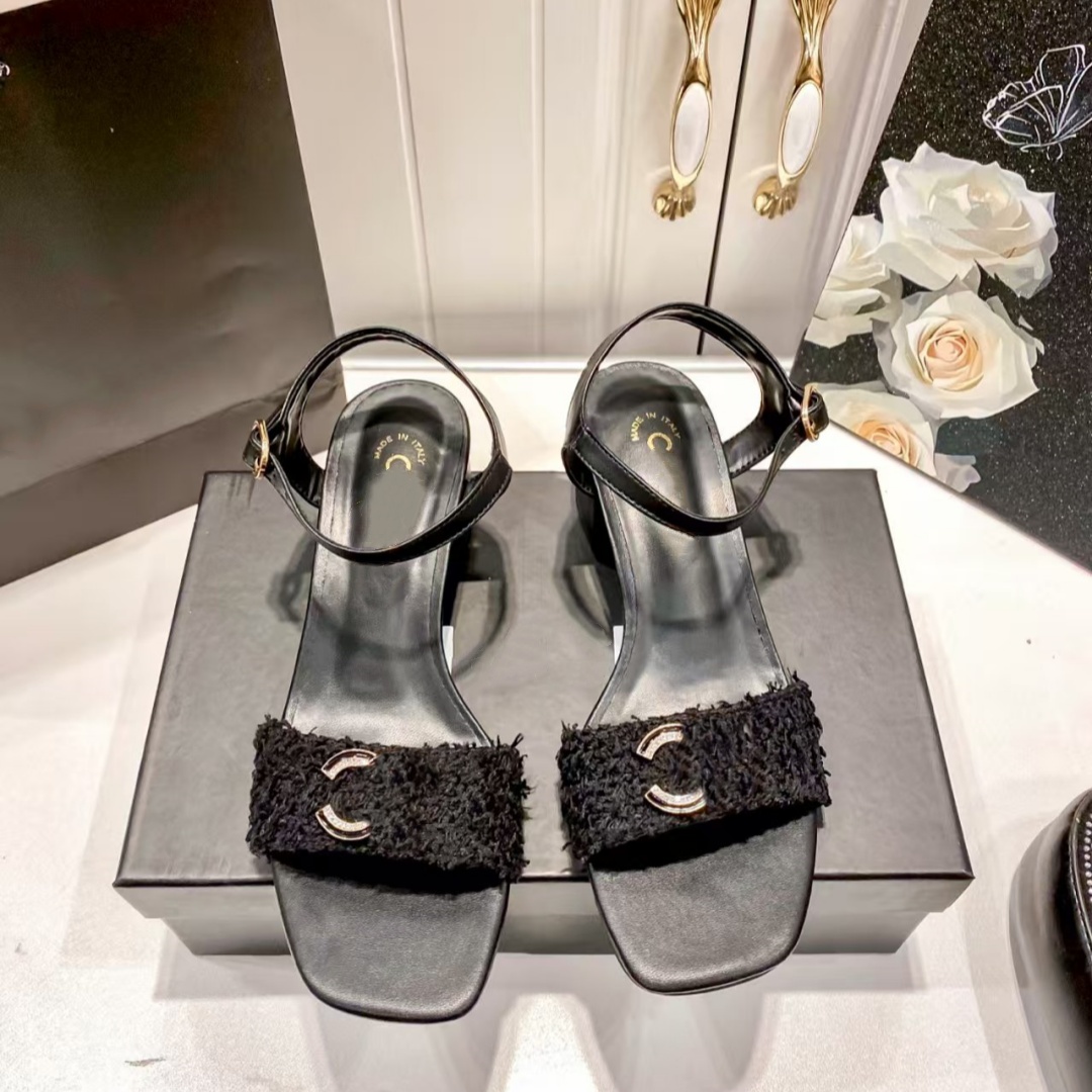 Sandals 2025 Designer shoes Summer New Womens fashion Pearl design high heels Womens white mid-heel sandals Womens date dress CC shoes Hot Sale women stiletto sandals