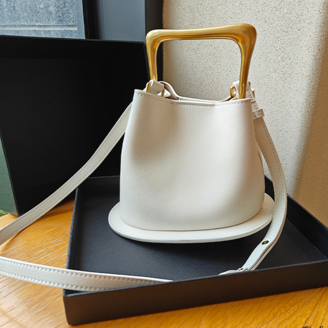 Free Shipping Designer Luxury High-quality Vintage Genuine Leather Wooden Handle Bucket Bag New Irregular Niche Women's Handbag Casual Versatile 