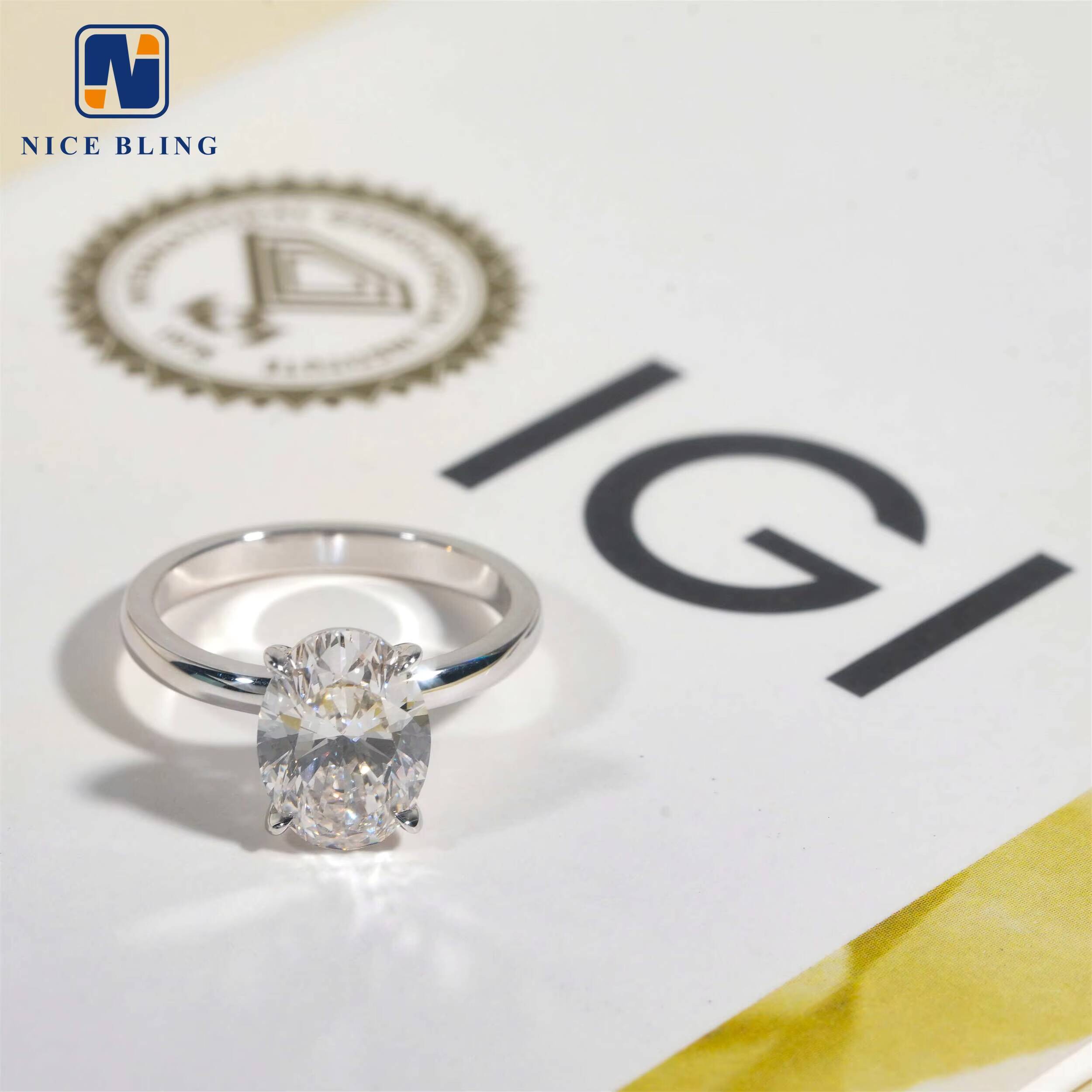 Classical 4 Claws 3ct Oval Shape Lab Diamond 18K White Gold Engagement Ring With IGI Certificate