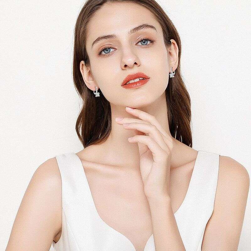 New Style Bull Head Moissanite For Women Fashion Commuting Versatile Sharp Tool S Pure Sier Light Earrings 040