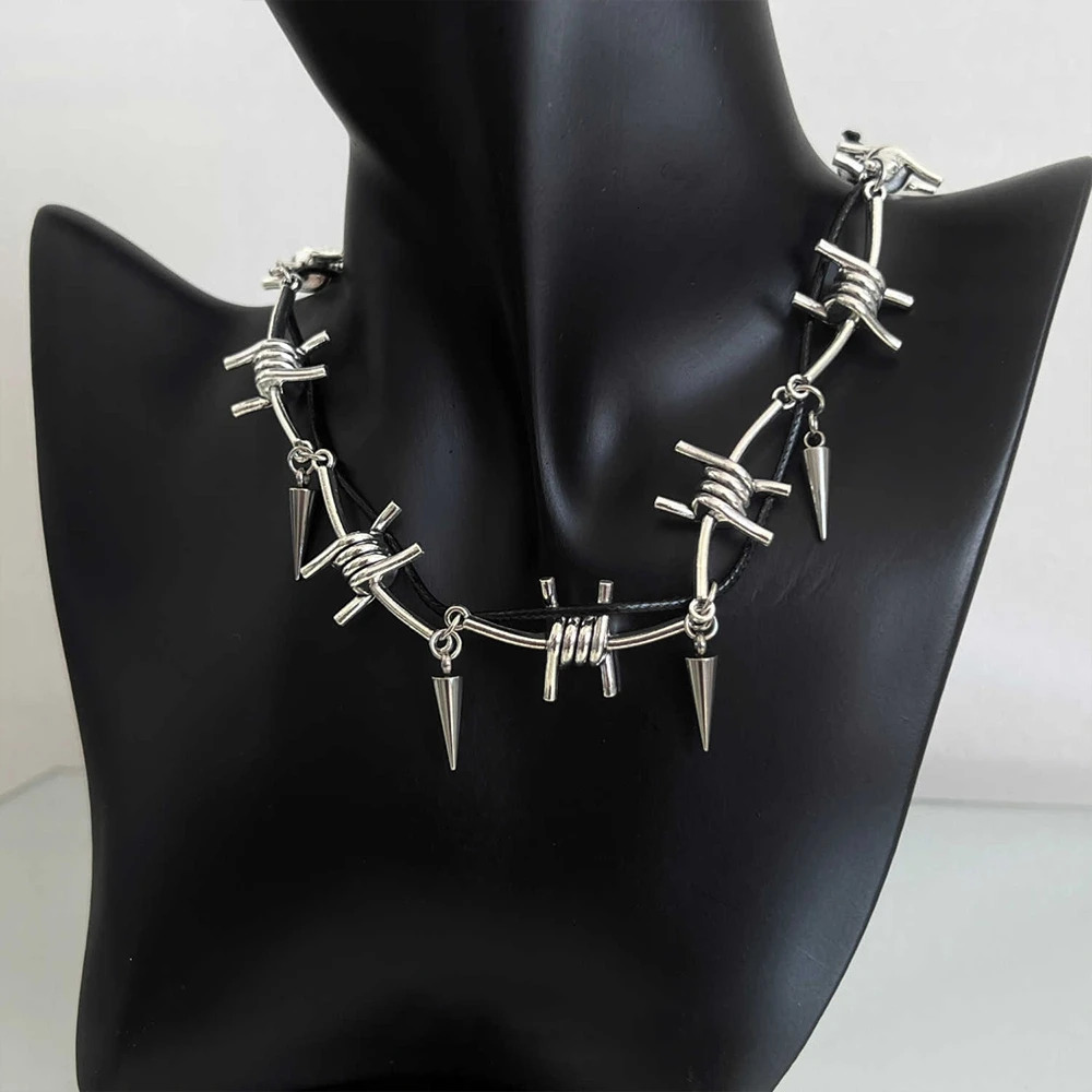 Gothic Barbed Wire Rivet Leather Double Layer Choker Necklace Punk Rock Twisted Thorned 90S Necklace Unisex Men Women Necklace 250716