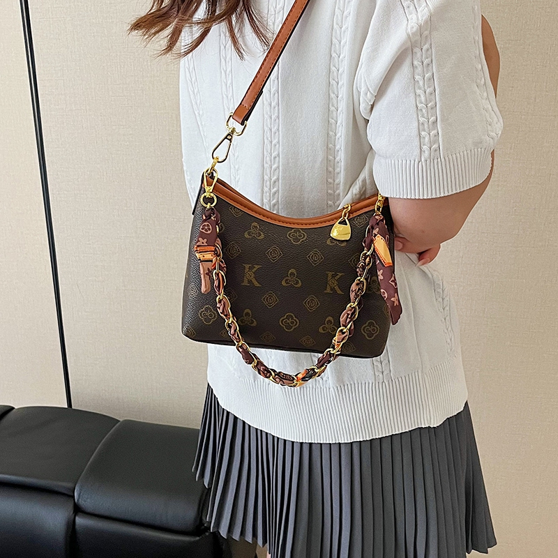New arrival! Retro and stylish shoulder crossbody bag, versatile silk scarf chain ,niche casual women's bag