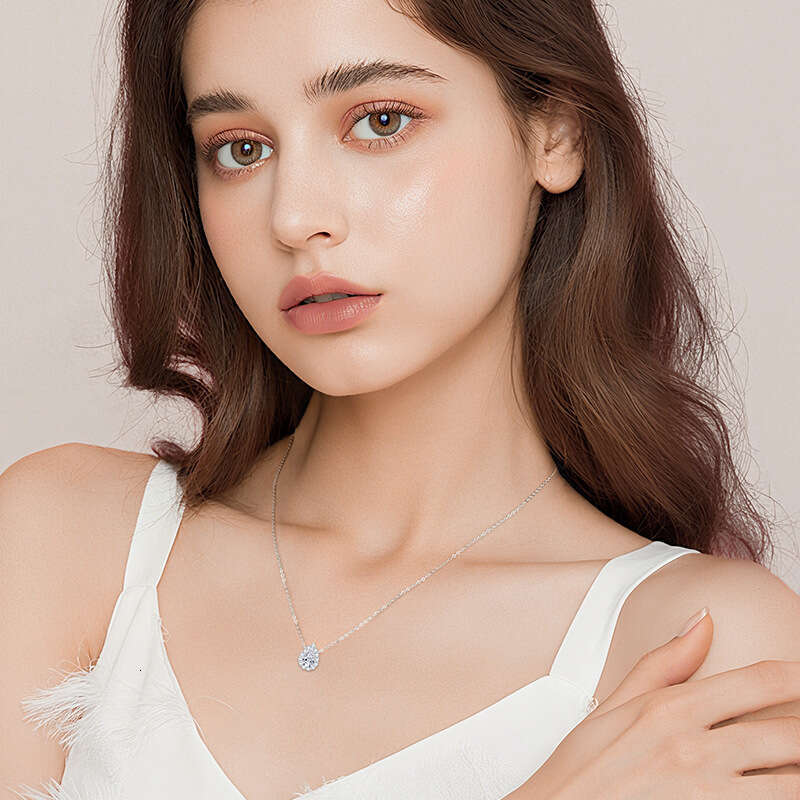 S Pure 1 fashion Moissanite Necklace For Women Fashion Classic Round Snowflake Sier Pendant Clavicle Chain F52