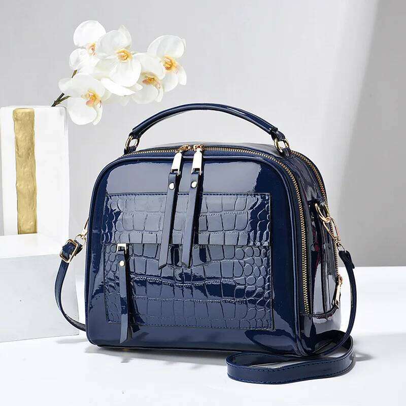 Trendy Capacity Portable Womens Bag Black Design High Quality Bright Leather Ladies Handbags Large Casual Crossbody Bags