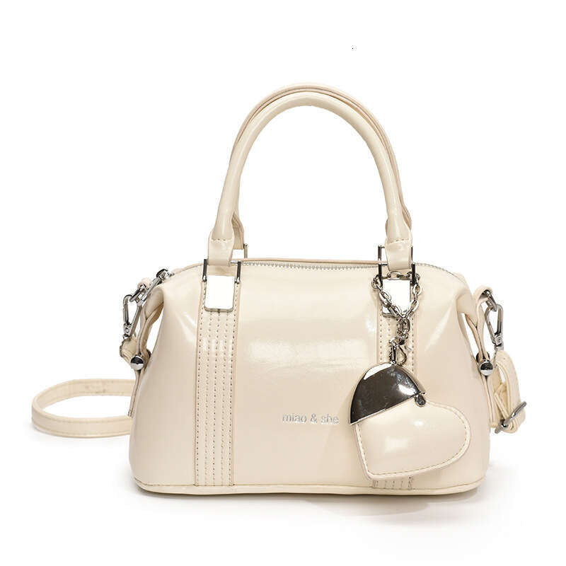 High-end Stylish Handheld Pillow for Women 2025 New Spring Summer Fashion Versatile Commuter Crossbody Small Bag