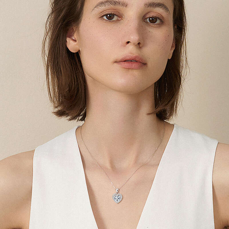 Ins Style Simple Heart Necklace For Women, Pure Sier Encrusted With D Color Moissanite Heart-Shaped Pendant E3d