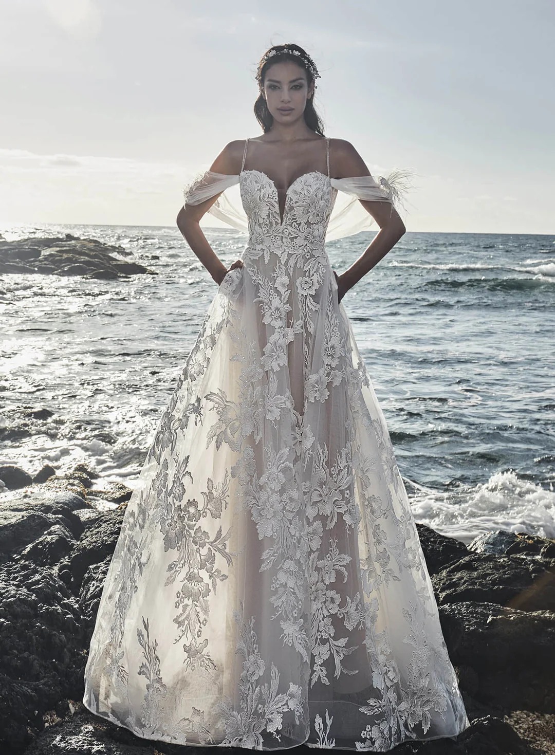 Princess Wedding Dresses Off Shoulder Spaghetti Strap Appliques A Line Bridal Gowns Chapel Customized Vestidos De Novia