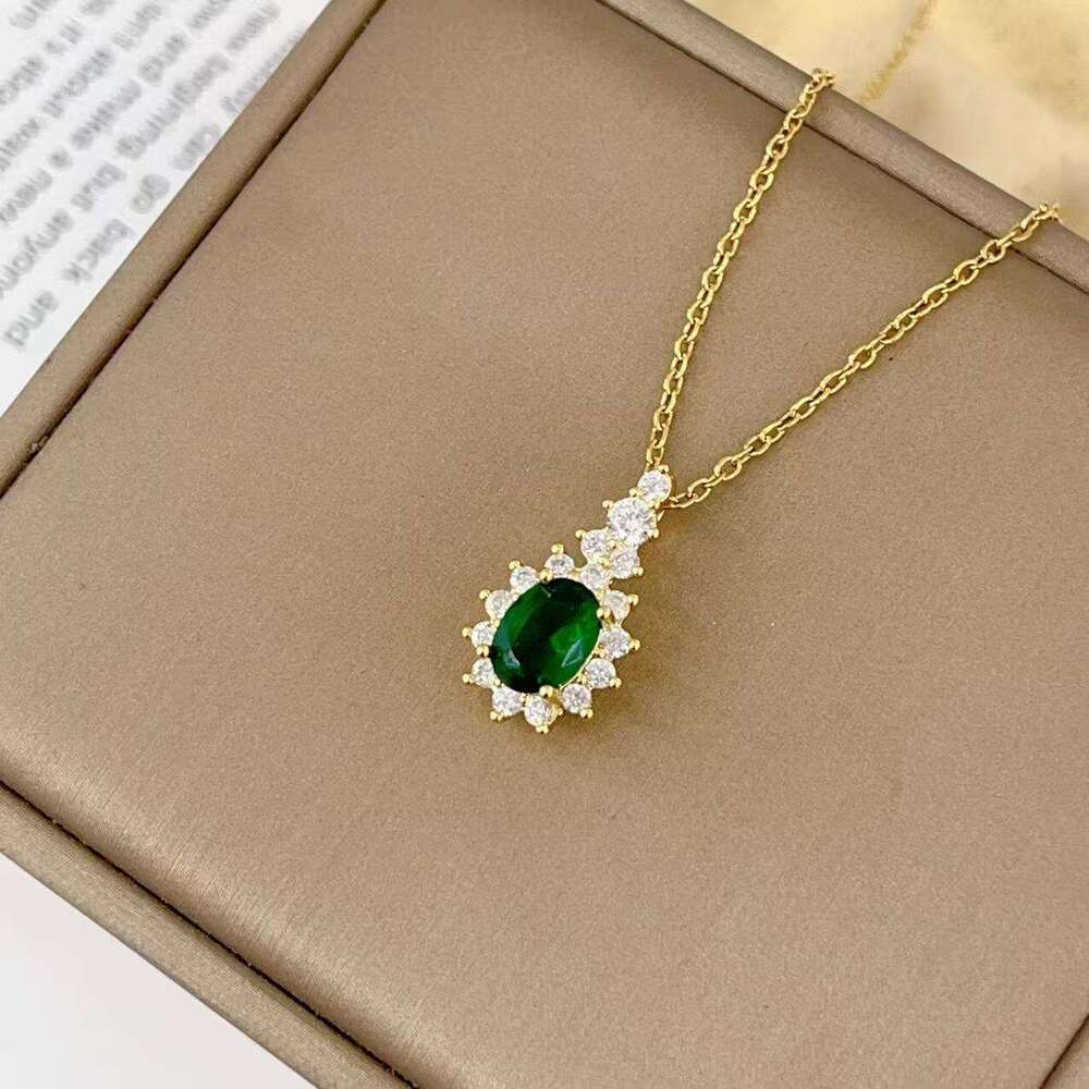 Korean Style Fashion Jewelry Inlaid Dia Oval Green Crystal Pendant Stainless Steel Zircon Suower Necklace 2De