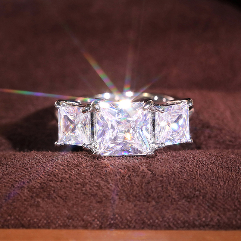Choucong Brand Wedding Rings Luxury Jewelry 925 Sterling Silver Fill Three Stone Princess Cut 5A Cubic Zircon CZ Diamond Gemstones Party Women Engagem