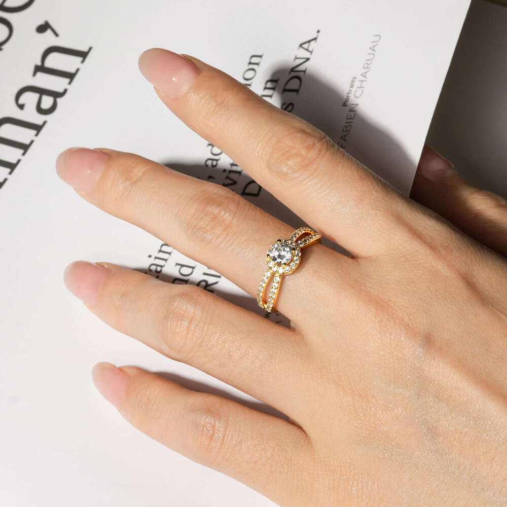 0.5 fashion Simulated Moissanite Split Arm Light High-End Luxury Wedding Proposal Zircon Ring 266