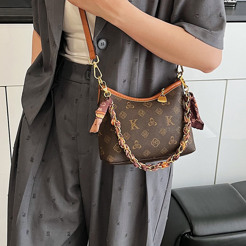 New arrival! Retro and stylish shoulder crossbody bag, versatile silk scarf chain ,niche casual women's bag