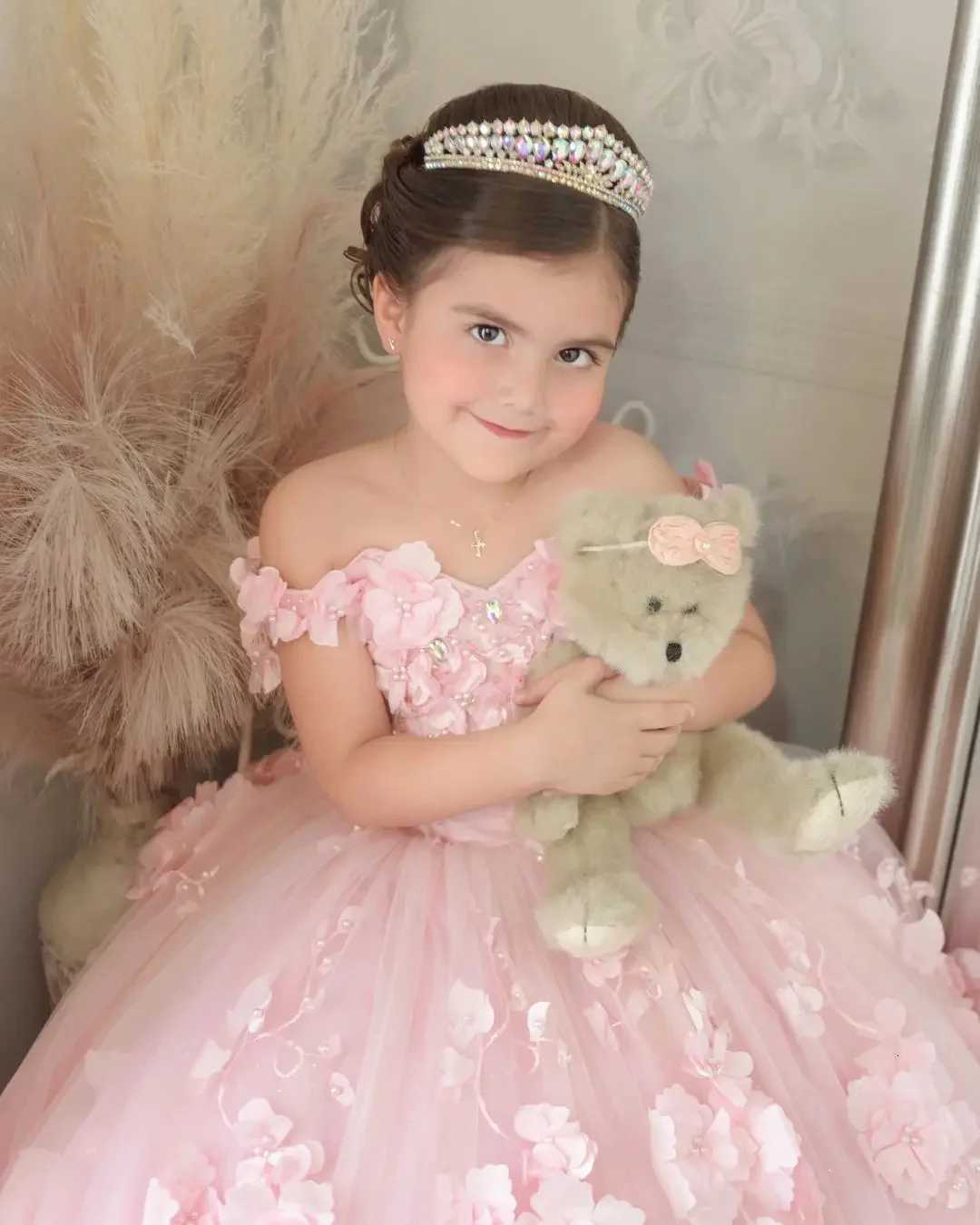 Pink 3d Applique Flower Girl Dress For Wedding Off Shoulder Luxurious Pearls Tulle Child First Eucharistic Birthday Party Dress Z250716