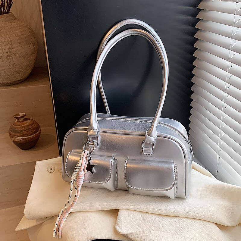 Niche Versatile Boston for Women 2025 New Stylish Underarm Shoulder Large Capacity Commuter Bag