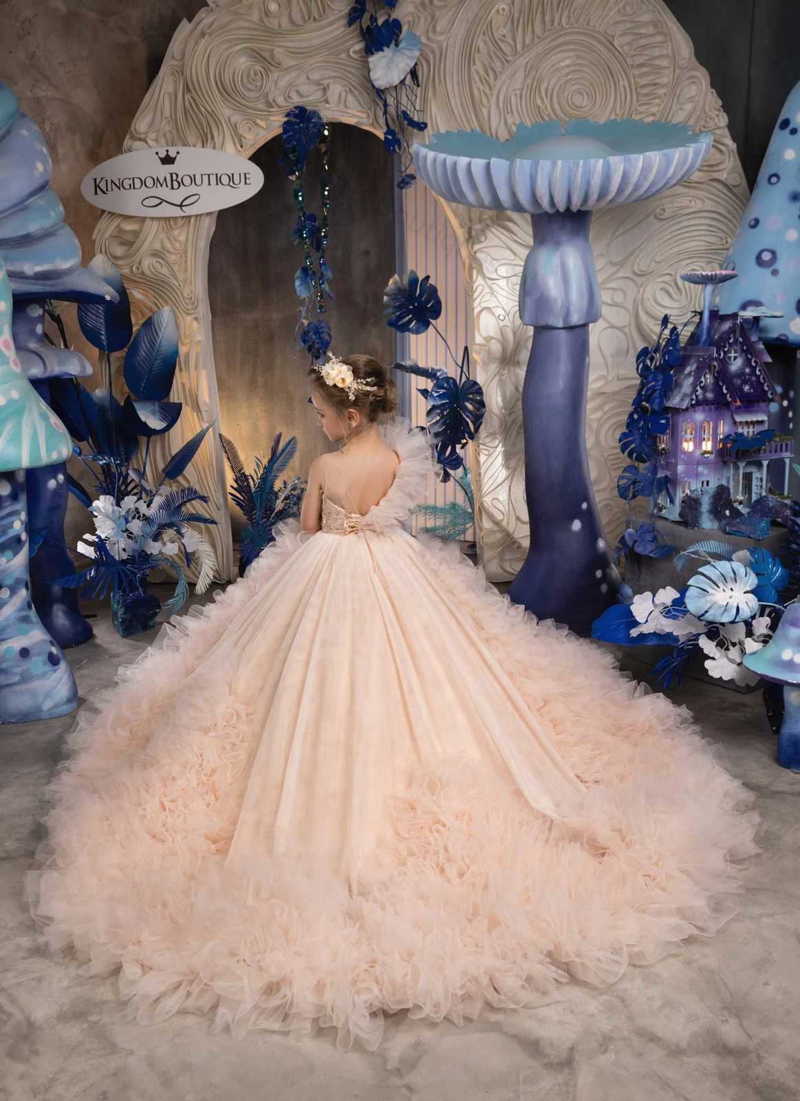 Blush Pink Flower Girl Dress For Wedding Puffy Sequins Applique Tiered Sleeveless Kids Birthday Gowns Luxury Princess Dress Z250716