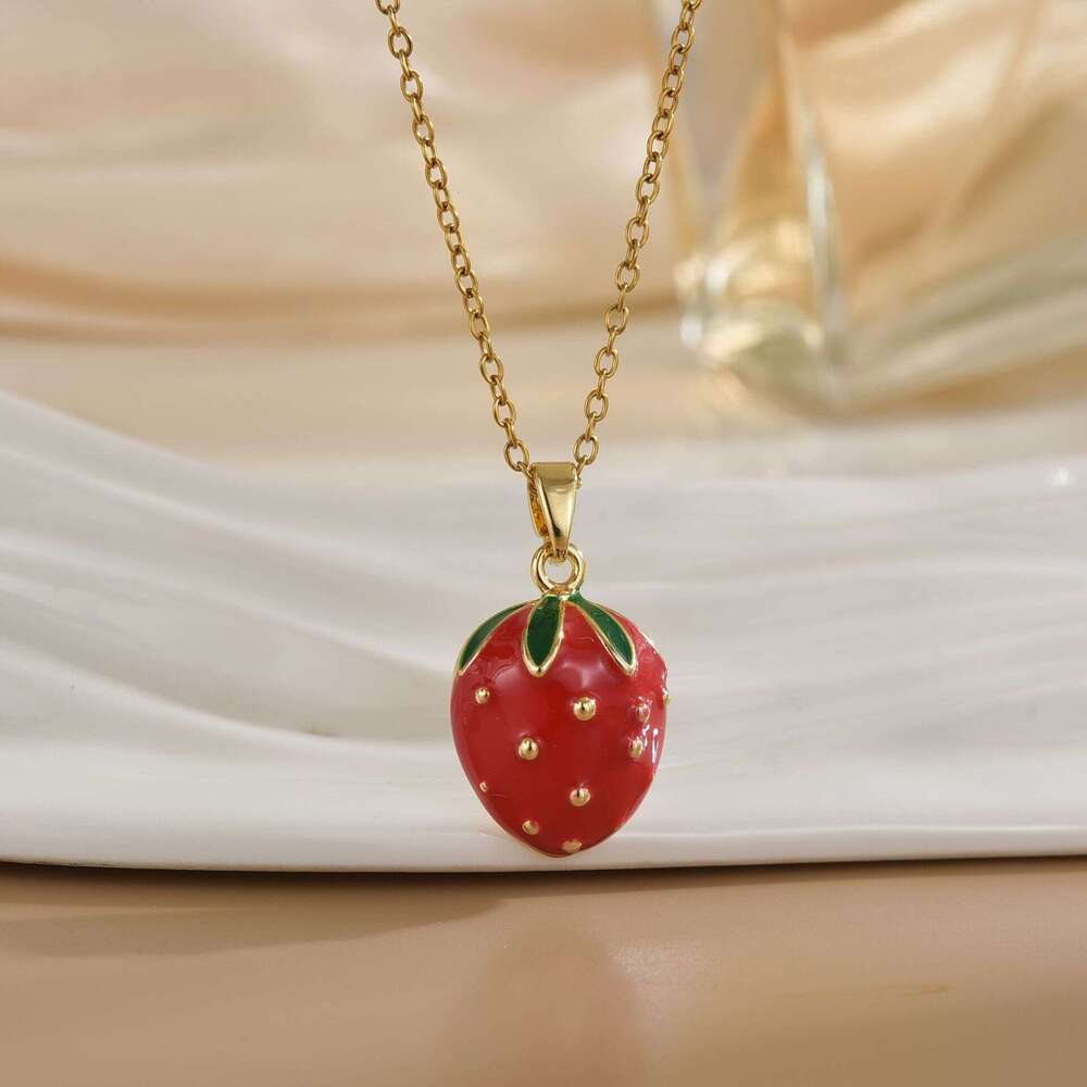Trendy Oil-Drip Strawberry Cherry Fruit Necklace For Women, Light Niche High-End Titanium Steel Non-Fading Collarbone Chain Dd0