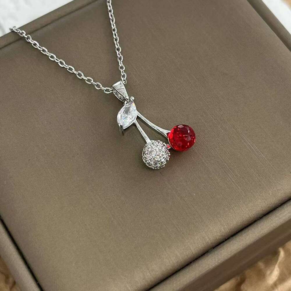 Korean Japanese Style High-End Red Pendant Cherry Necklace For Women, Light Niche Design Clavicle Chain, Elegant And Exquisite Choker 939