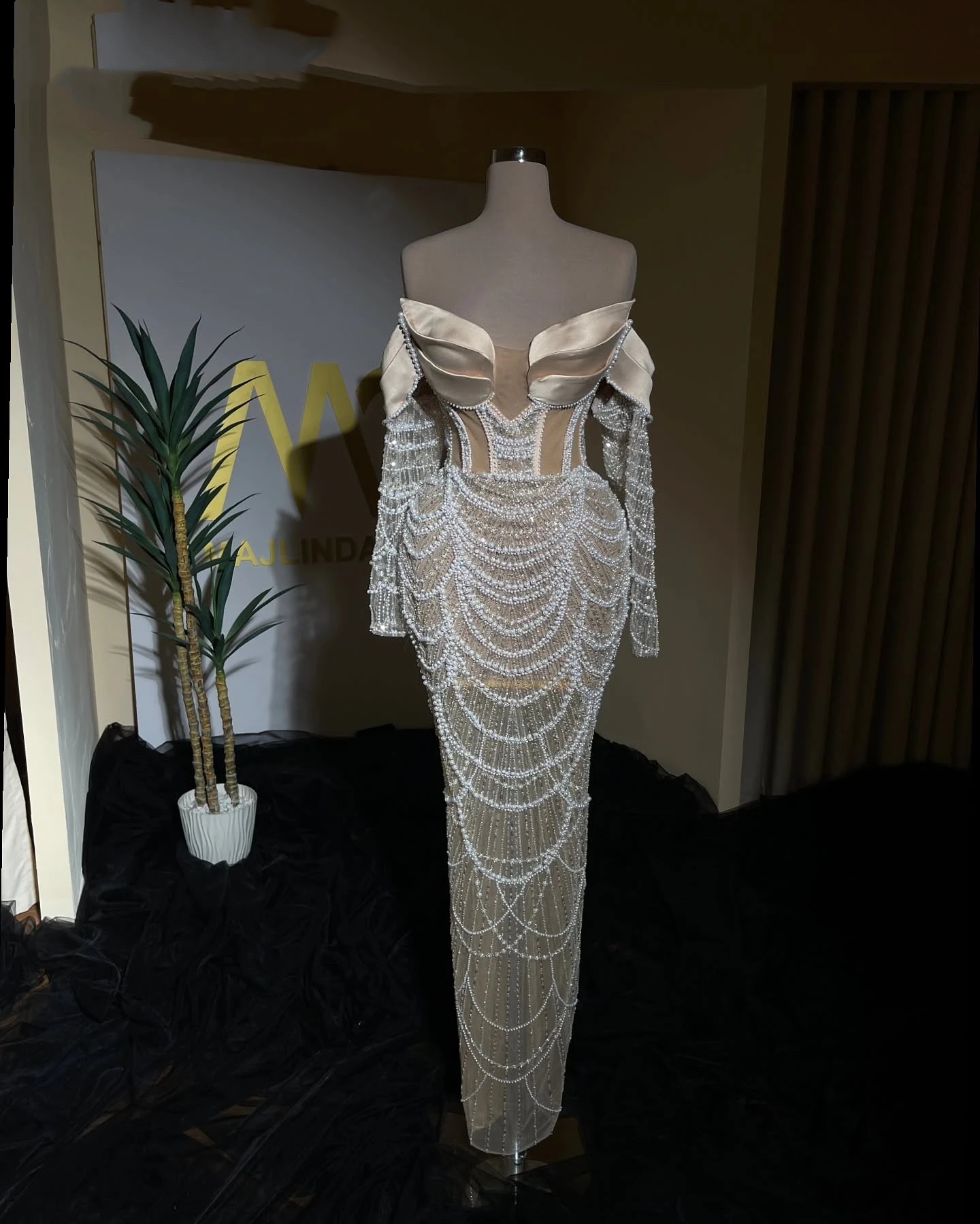 Fashion Mermaid Women Evening Dresses Sweetheart Long Sleeves Gown Pearls Sequins Dress For Party Custom Made
