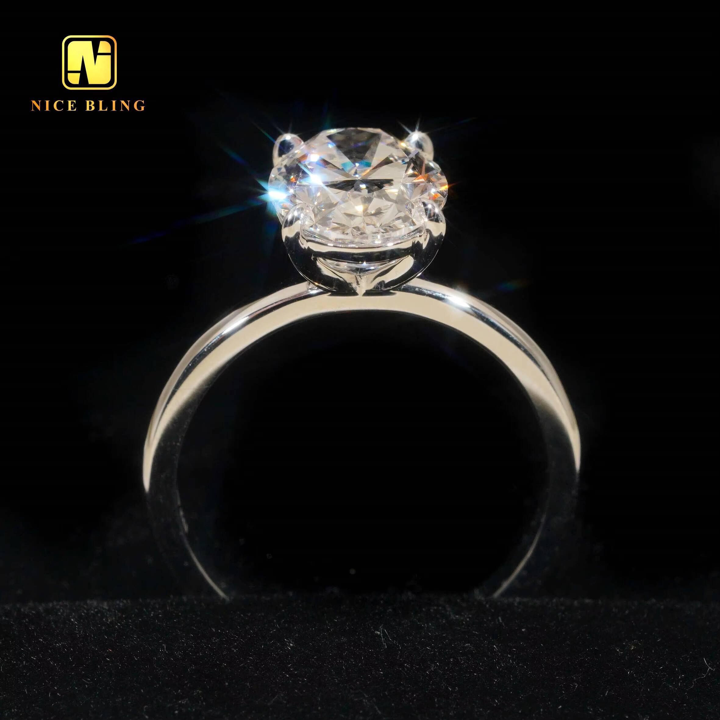 Classical 4 Claws 3ct Oval Shape Lab Diamond 18K White Gold Engagement Ring With IGI Certificate