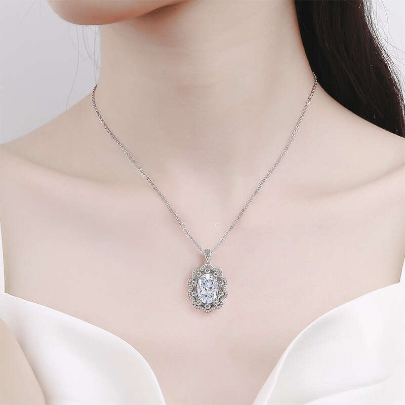 Sparkling Colorful Ice Flower Cut Pigeon Egg Necklace Fashion High Carbon Dia Inlaid Pendant Collarbone Chain b40