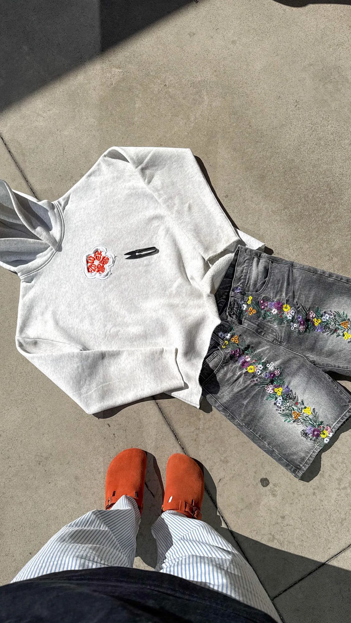 BLOOM Shorts Fashion Hip Hop Retro Flower Embroidery Denim Short Grey Washed Baggy Casual Jeans Y2K Harajuku Men Women Gym Jorts 250716