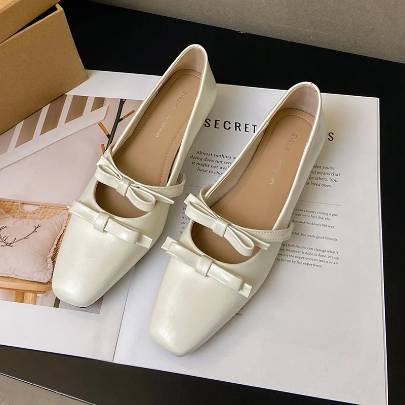 Womens Flat Shoes Thick Heeled Square Head Fashion Sweet Single Shoes Bow Elegant Small Leather Shoes 250712