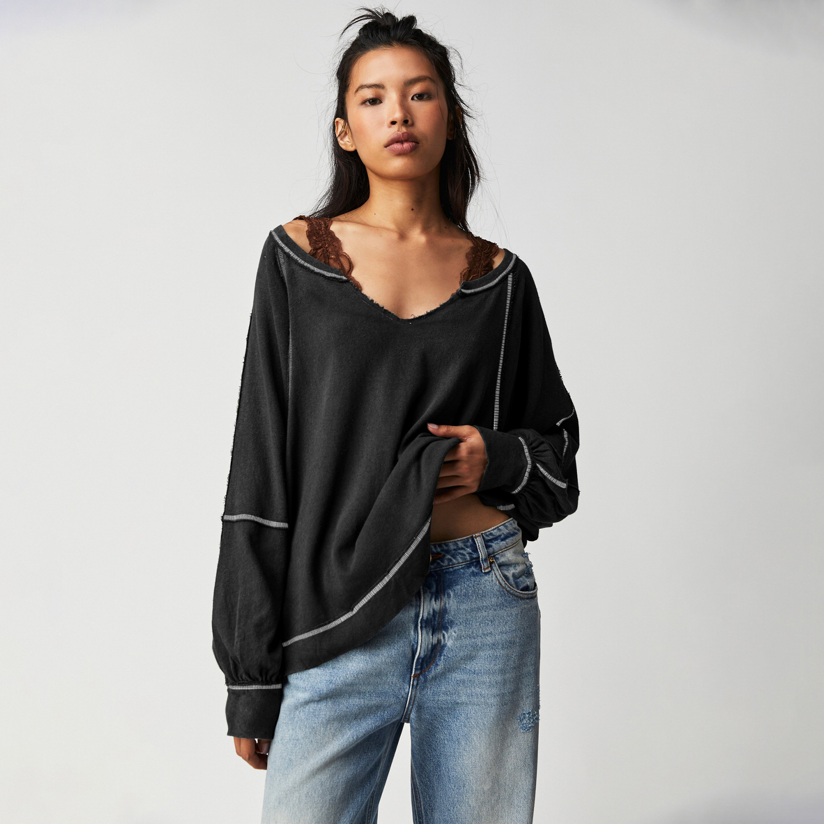 Free shipping designer hoodie for women Personalized European high end decorative line design top V neck American sweatshirt