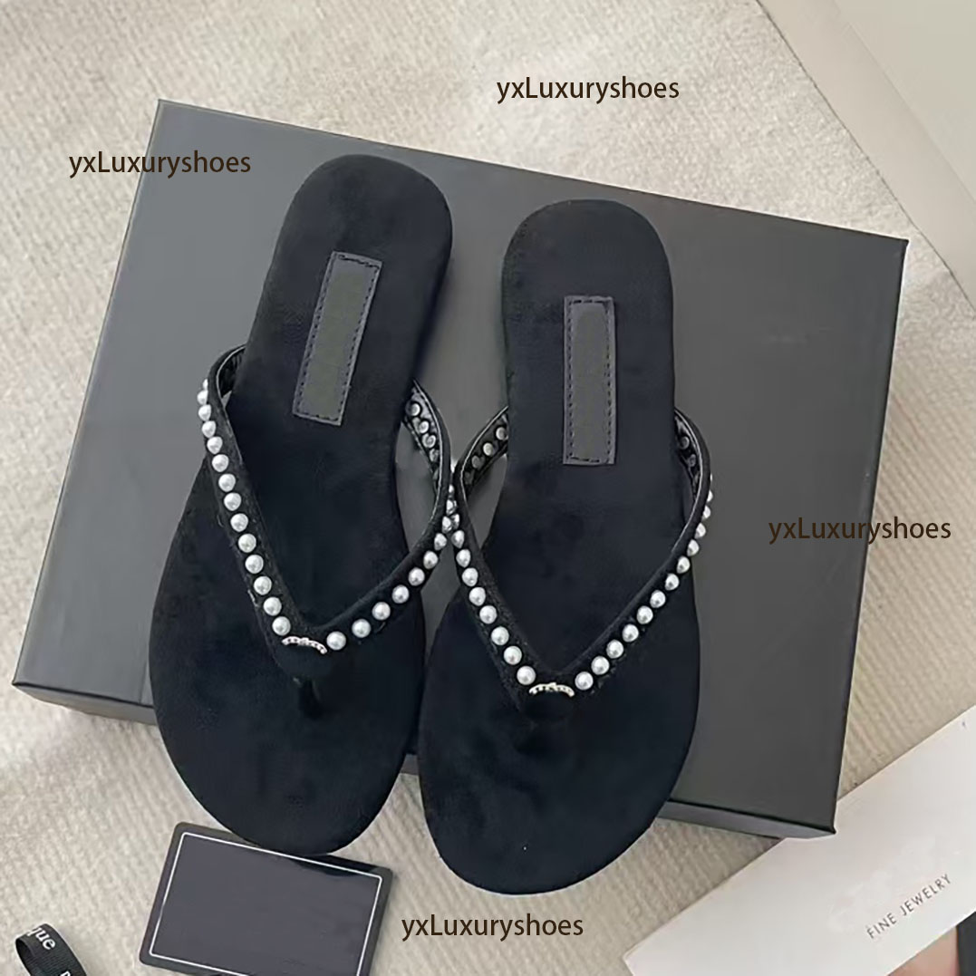 2025SS Paris Designer women's new wide flat CC crystal flip-flops, classic printed lettered beach casual sandals, women's diamond slippers sizes 35-42