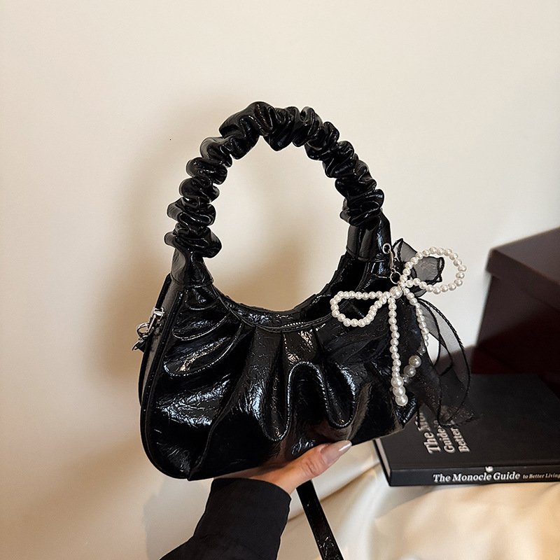 Summer new women's women's shoulder crossbody bag, women's bag, summer new candy colored pleated cloud bag, simple and elegant armpit b
