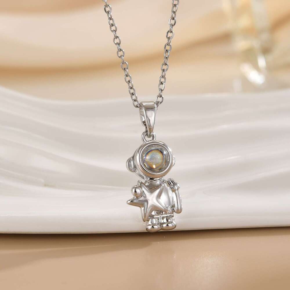 New Couple For Men And Women, 100 Languages Projection Stone Pendant, Fashionable Astronaut Necklace 12A