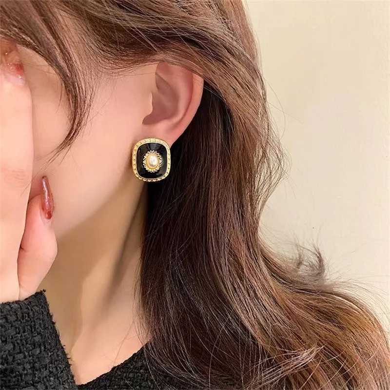 Retro Black Color Square Imitation Pearl Stud Earrings For Women Statement Unique Geometric Jewelry Wholesale Earrings y250715