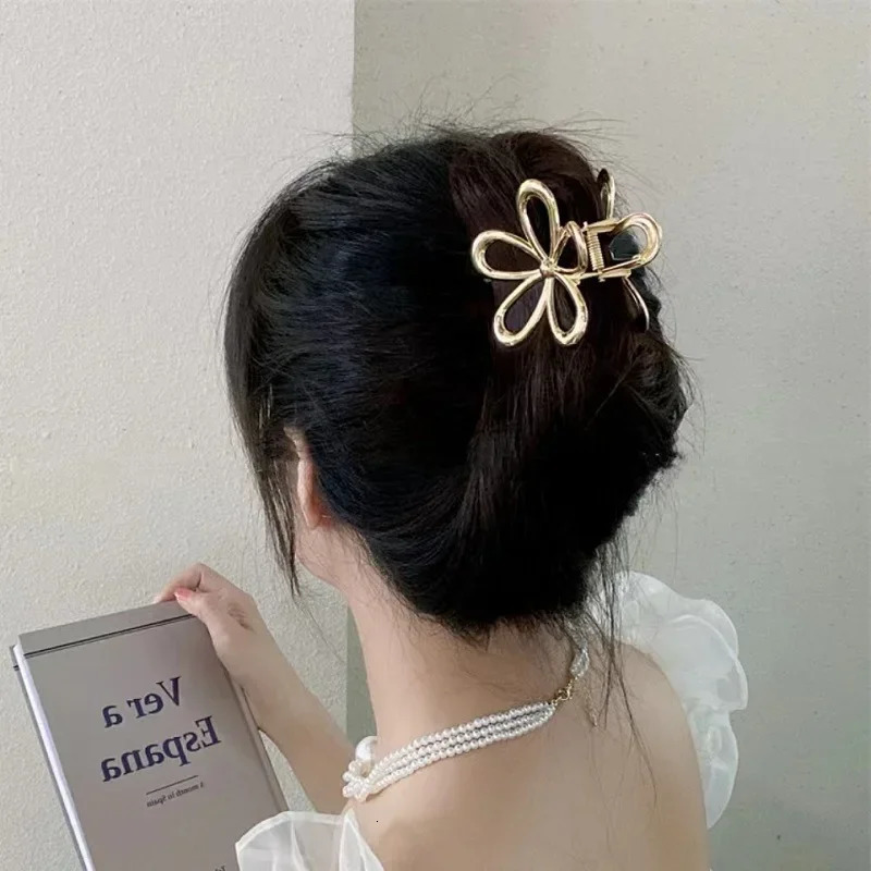 Metal Gold Silver Hollow Flower Hair Claw for Women Girls Hair Crab Clamps Ponytail Shark Clip Headdress Hair Style Accessories 250716