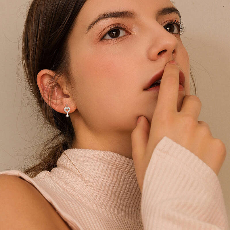 Moissanite Heart-Shaped Korean Style Fresh Hollow Heart Earrings Pure Sier Elegant Sweet Cute 370