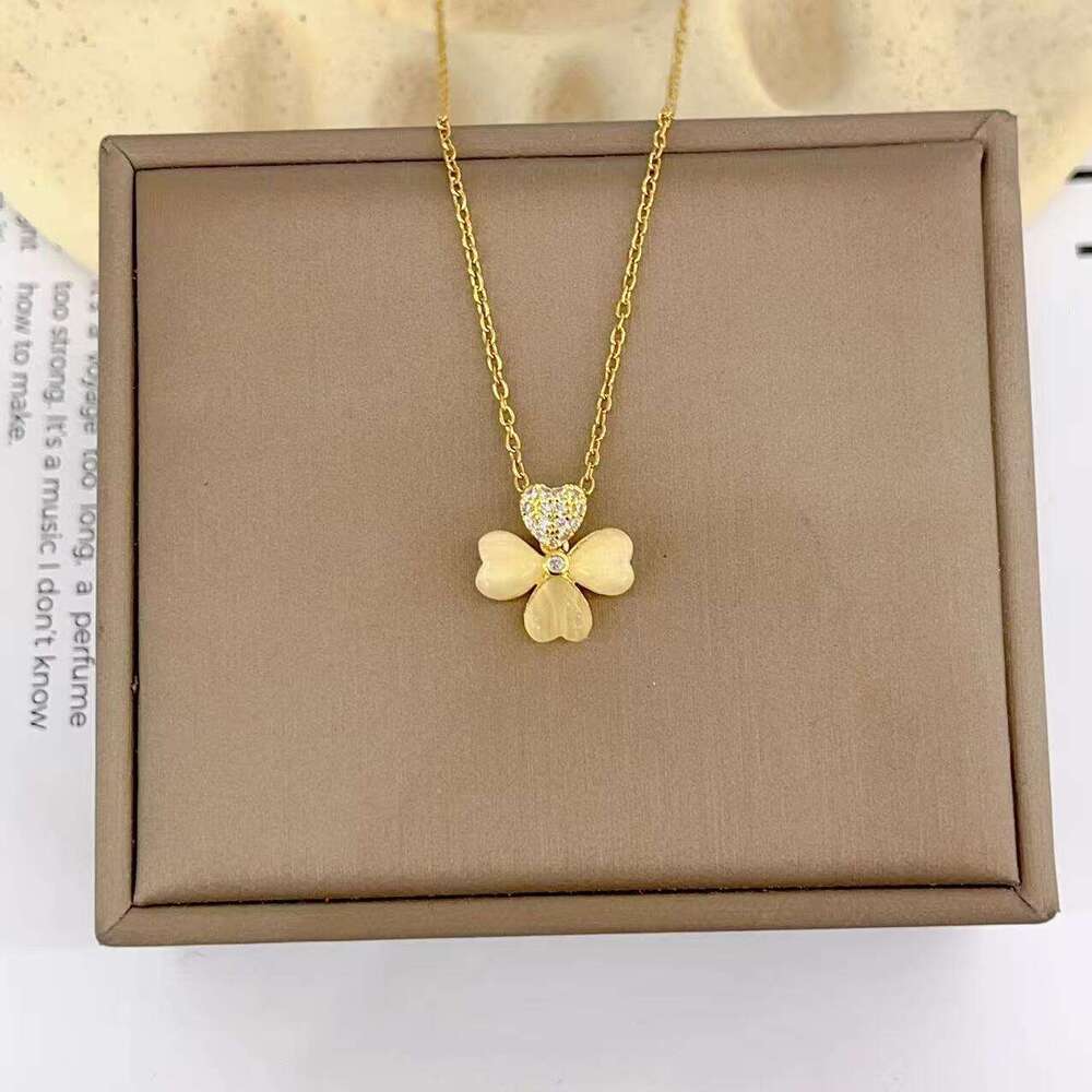 High-End Cat's Eye Stone Four-Leaf Flower Necklace Light Niche New Trendy Collarbone Chain Fashion Simple Choker Decoration 67E