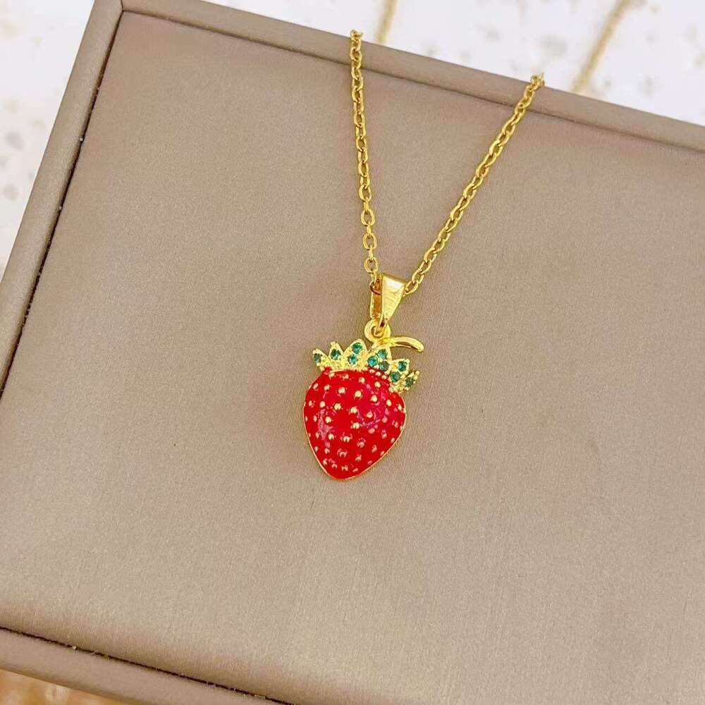 Cute Red Strawberry For Women, Light Niche High-End Pendant, 2024 Autumn New Collarbone Chain Necklace C13