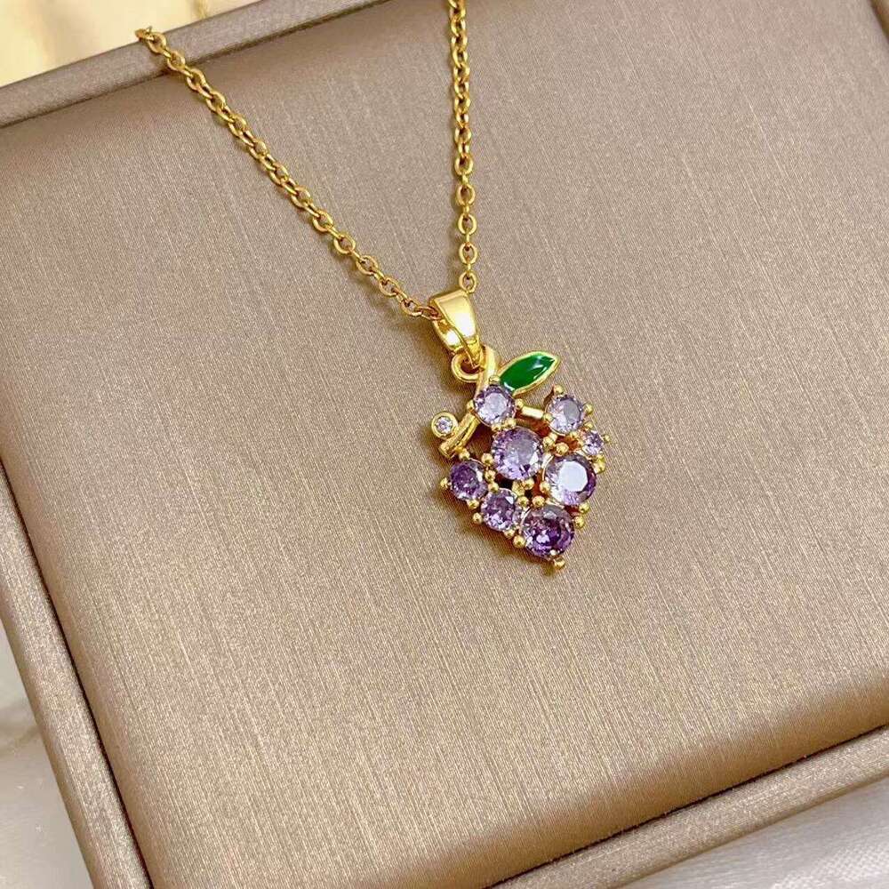 Purple Grape Necklace For Women, Niche Light Fashion Titanium Steel Non-Fading Collarbone Chain With Micro-Inlaid Zircon Pendant Accessories 22F