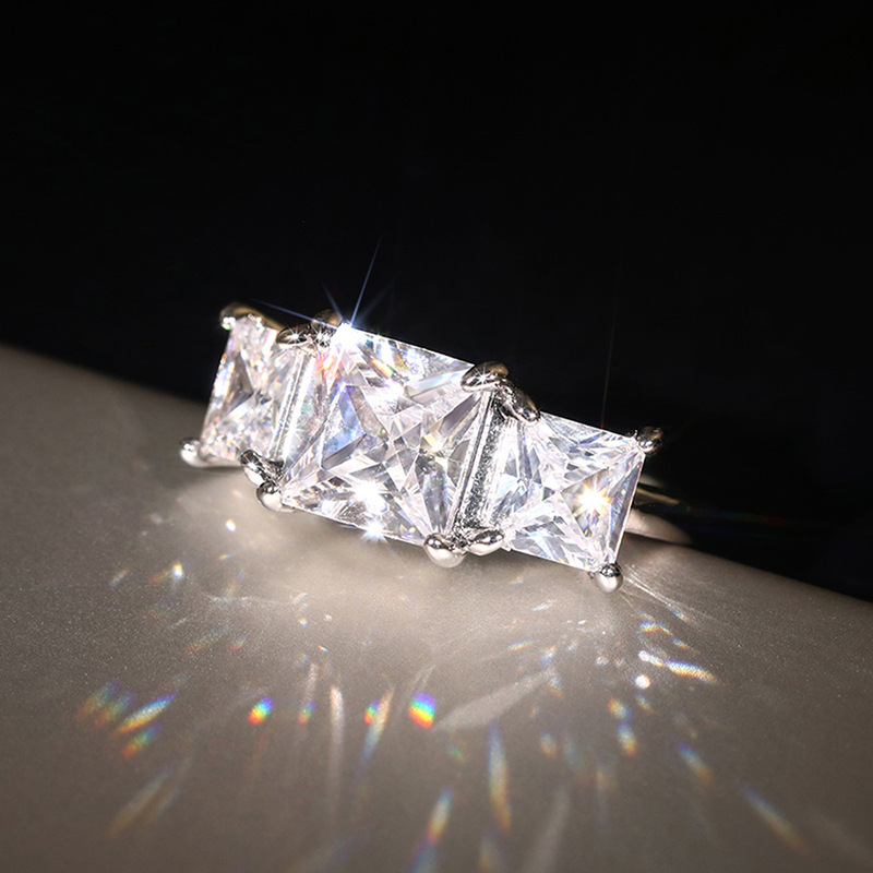 Choucong Brand Wedding Rings Luxury Jewelry 925 Sterling Silver Fill Three Stone Princess Cut 5A Cubic Zircon CZ Diamond Gemstones Party Women Engagem