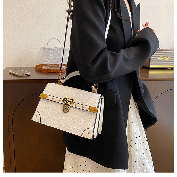 Free Shipping 2025 Summer New Designer Bag Small Square Bag High-quality Light Luxury Fashion Women's Bag Shoulder Bag Premium And High-quality S