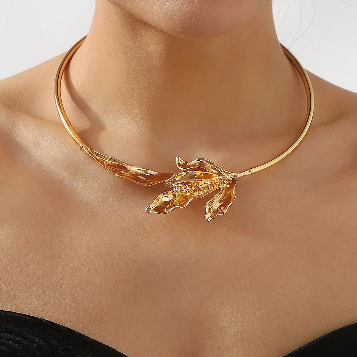 Gold Plated Flower Necklace Jewelry Choker Necklaces Vintage Plant Leaves Collar Bijoux Femmes Mum Girlfriend Gift 250716