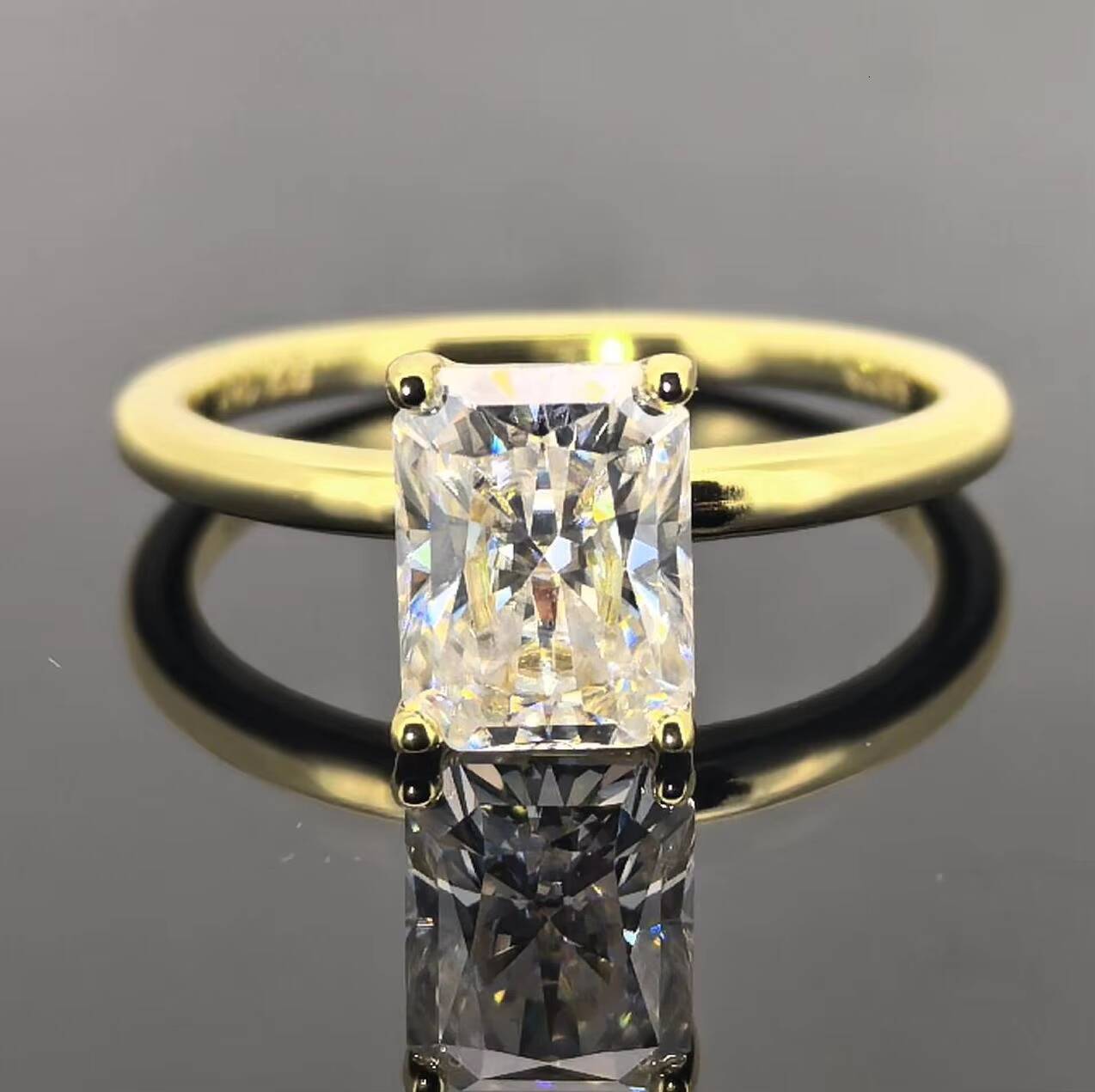 Wholesale 5ct Solitaire Oval Moissanite Ring Gra Certified Emerald Round Radiant Diamond Jewelry Engagement Moissanite Ring