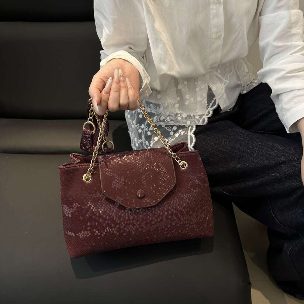 2025 New Scale Design Single Shoulder Niche Fashion High-end Simple Commuter Versatile Handbag Crossbody Bag