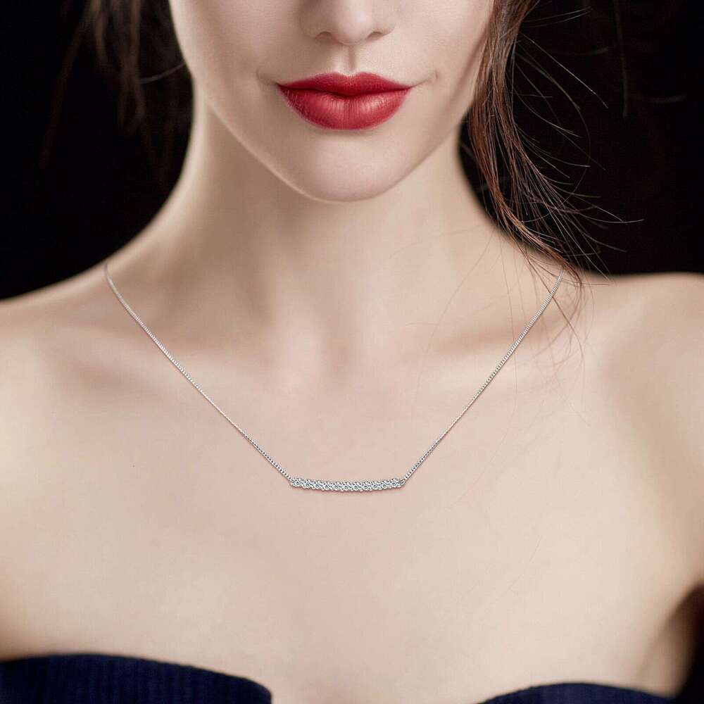 Fashion Design Sense Light Smile Necklace Moissanite Sterling Sier Gold-Plated Row Dia Pendant New Model 99F