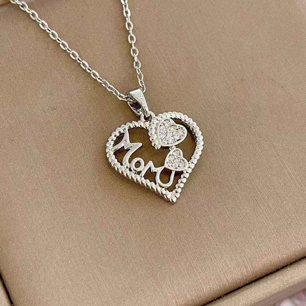 Elegant Women's Heart Necklace MOM Pendant Mother's Day Gift Simple High-End Jewelry C36