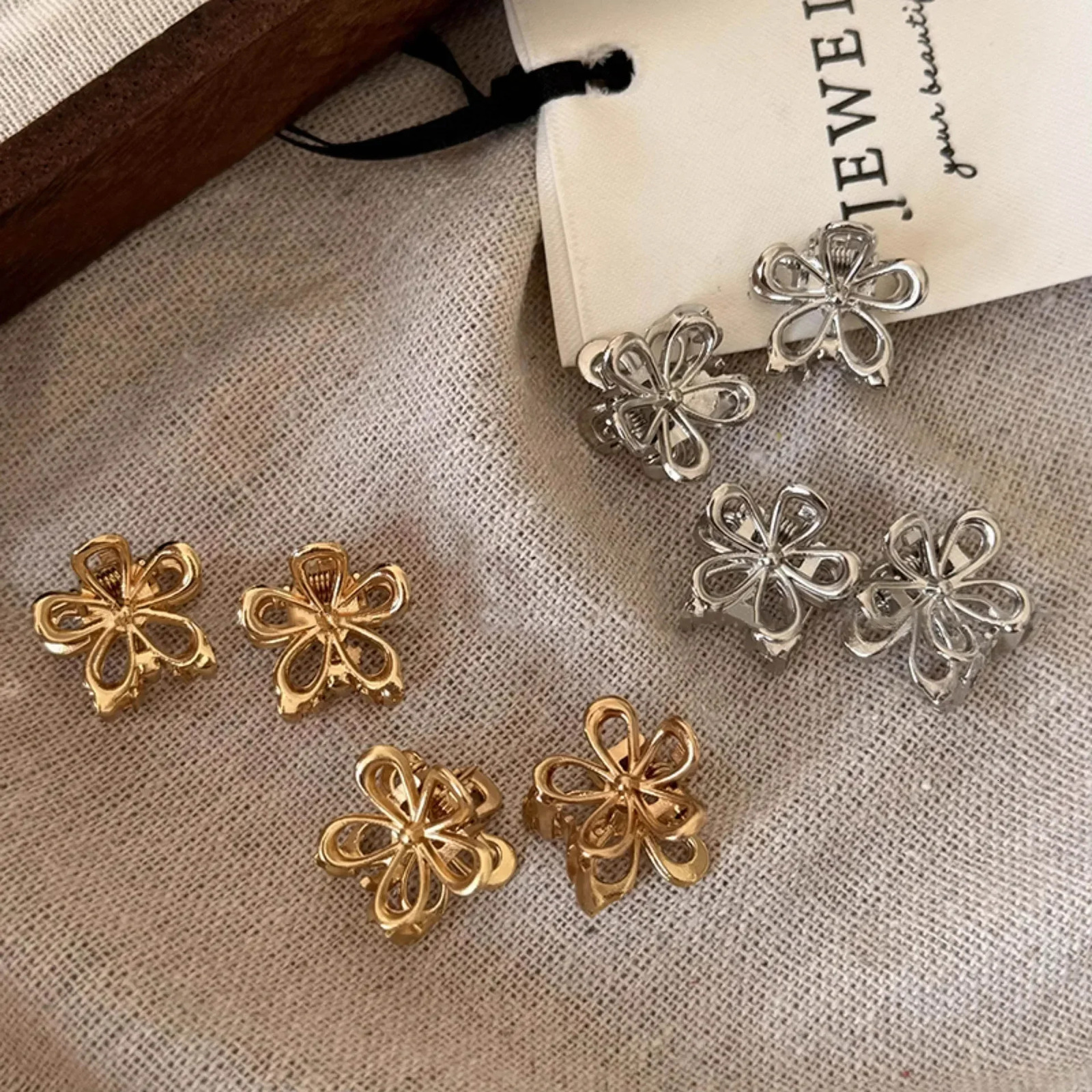 2pcs/set Korean Metal Flower Small Hair Claw Bangs Side Clip Sweet Cute Hairpin Headdress Small Mini Bang Shark Clip Women Girls 250716