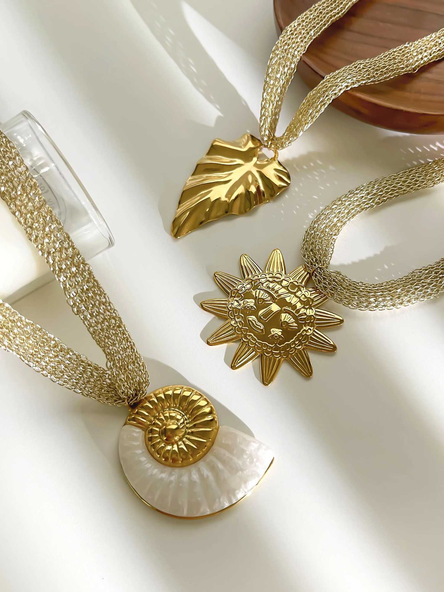 GHIDBK Stainless Steel Exaggerated White Resin Conch Leaf Sun Pendant Necklace for Women Trendy Knitted Mesh Belt Chain 2025 New XJ250717