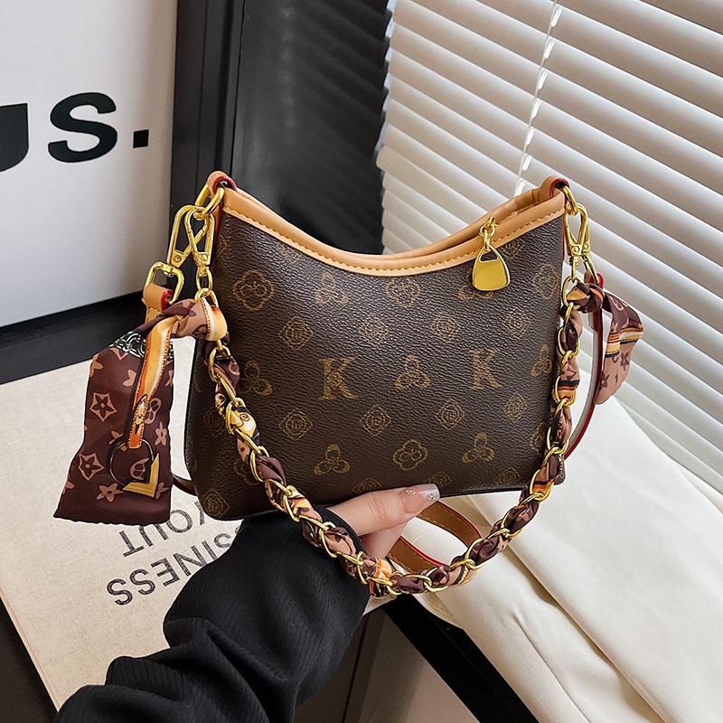 New arrival! Retro and stylish shoulder crossbody bag, versatile silk scarf chain ,niche casual women's bag