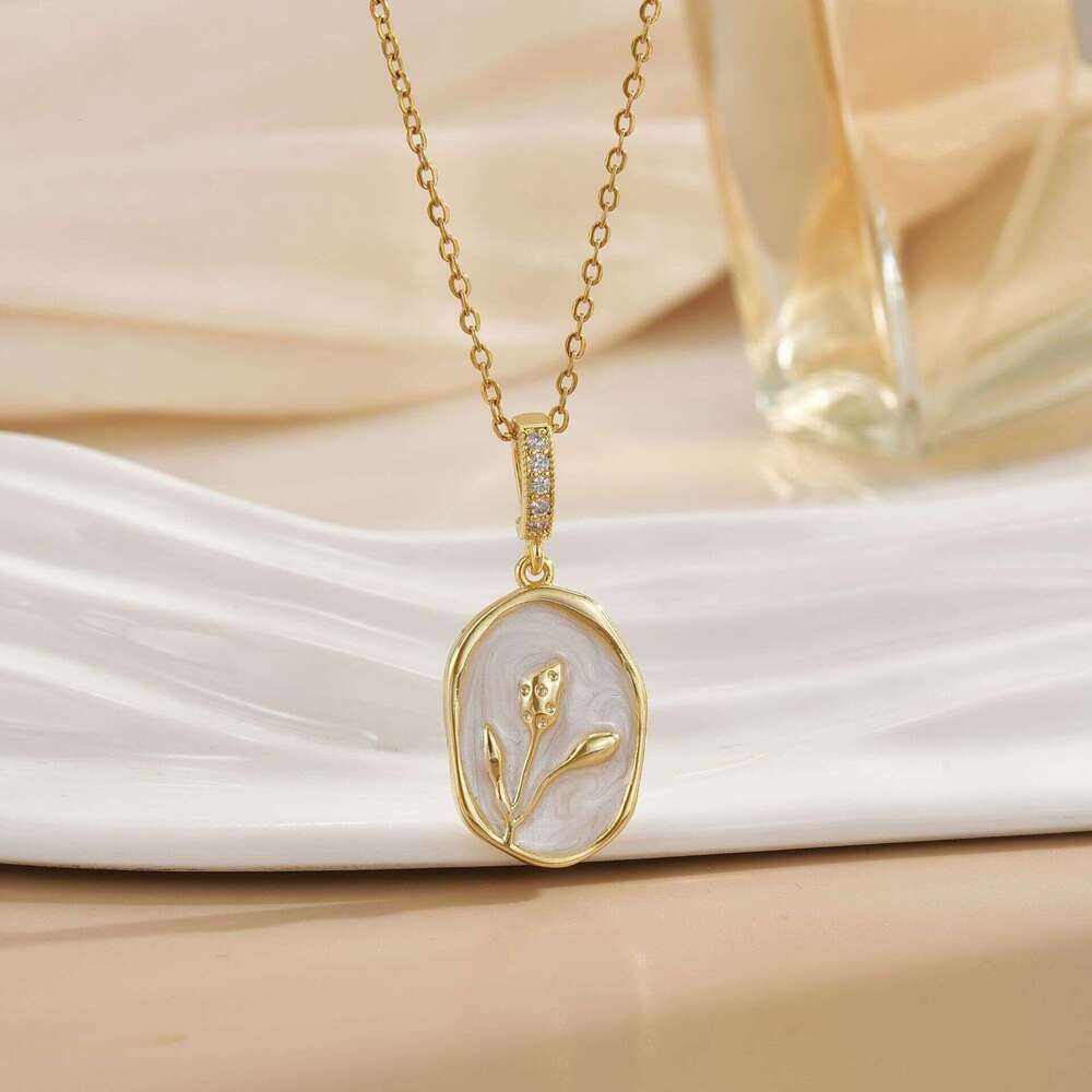 Sweet Style Exquisite Full Dia Leaf Zircon Grape Pendant Necklace Niche Personality Fashionable Versatile Collarbone Chain 999