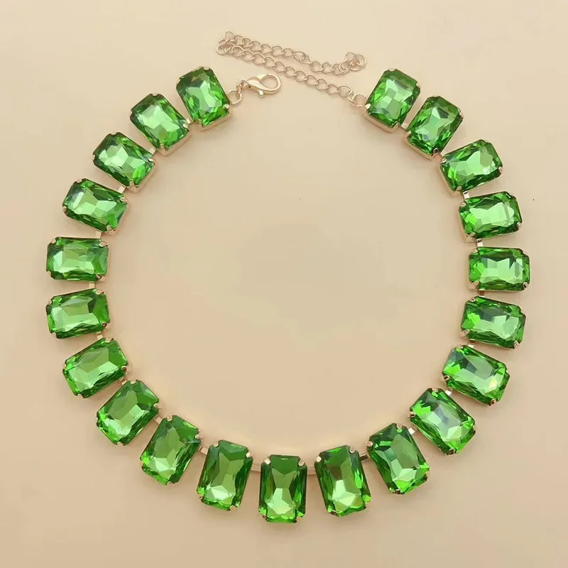 Classic Shiny Pink Blue Crystal Necklace Ladies Adjustable Square Large Glass Clavicle Chain Fashion Jewelry INS 250716