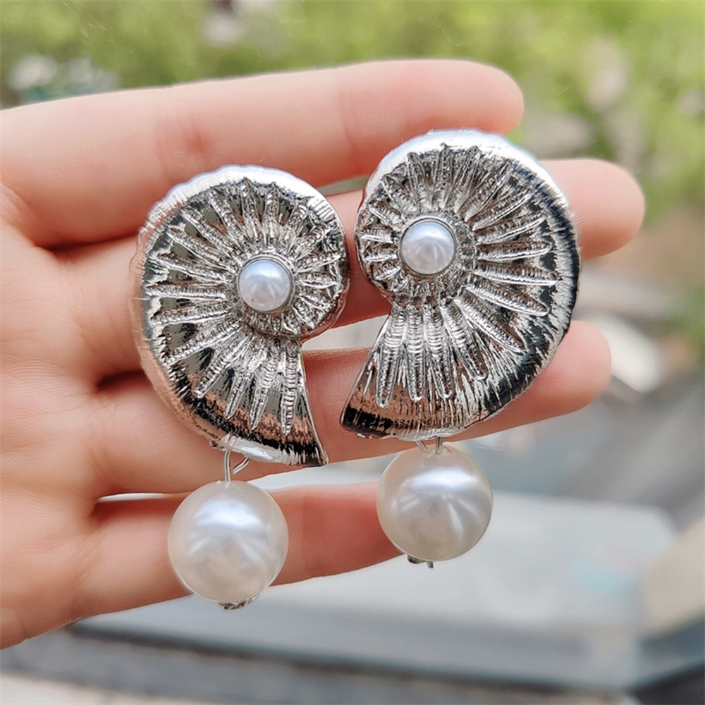 Y2K Exaggerated Personality Design Big Conch Earrings for Women With Simulated Pearl Bohemian Charm Beach Dangle Geometric Designer Jewelry