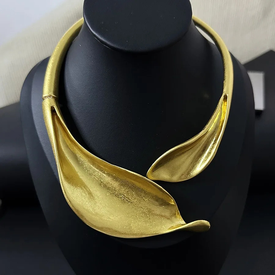 Heavy Exaggerated Metal Leaf Flower Chunky Bracelet Necklace for Women Trend Metal Choker Fashion Torques Jewelry Gifts 250716